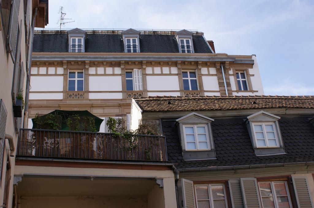 De L'hôtel De